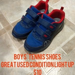 Carter's size 12 LIGHT UP shoes